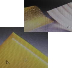 a．エアセル（左），発泡シート（右）。b．エプラボード-気化性防錆フィルム